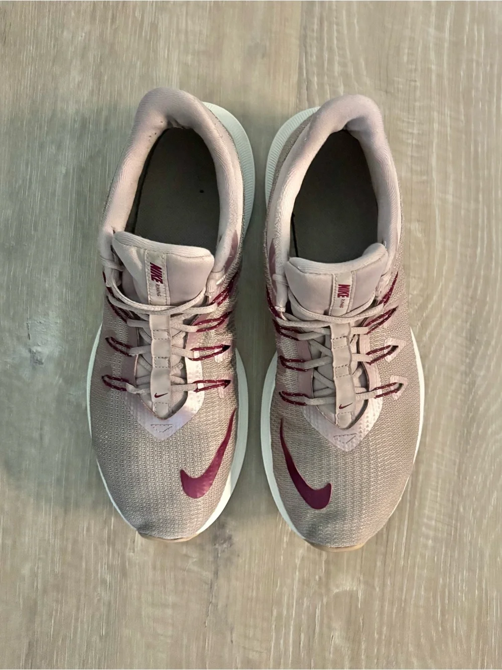 Nike quest plum
